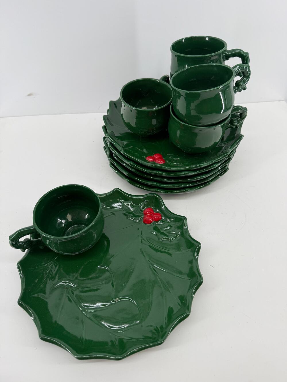 Vintage Holland Mold Holly Berry Cup Saucer Set 6 Christmas Green Ceramic 1970s